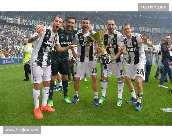 尤文图斯崛起之路:从黑白条纹到意甲霸主的荣耀与挑战 尤文图斯崛起之路:从黑白条纹到意甲霸主的荣耀与挑战